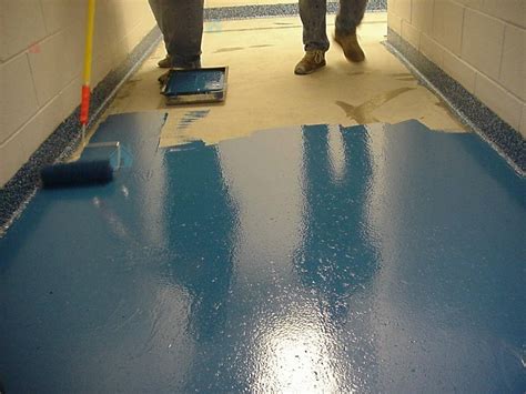 Come preparare il pavimento in cemento per la vernice epossidica